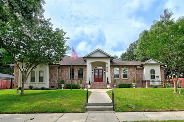 1464 Burbank Drive, New Orleans, LA 70122