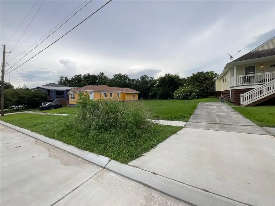 5725 Saint Anthony Avenue, New Orleans, LA 70122 - #2