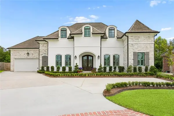 117 Oak Park Court, Belle Chasse, LA 70037