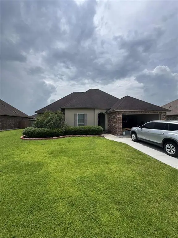 42159 Bald Eagle Avenue, Prairieville, LA 70769