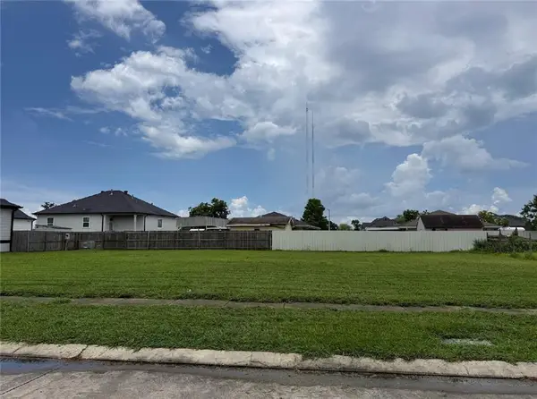 709 Ellen Drive, Chalmette, LA 70043