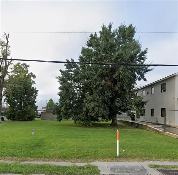 904 W Judge Perez Drive, Chalmette, LA 70043