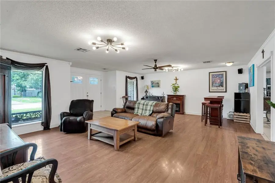 3821 Hillcrest Drive, Marrero, LA 70072 - #3