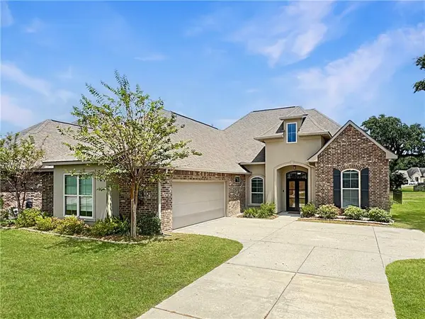 329 Old Place Lane, Madisonville, LA 70447