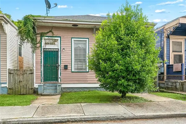 2122 24 S Saratoga Street, New Orleans, LA 70113