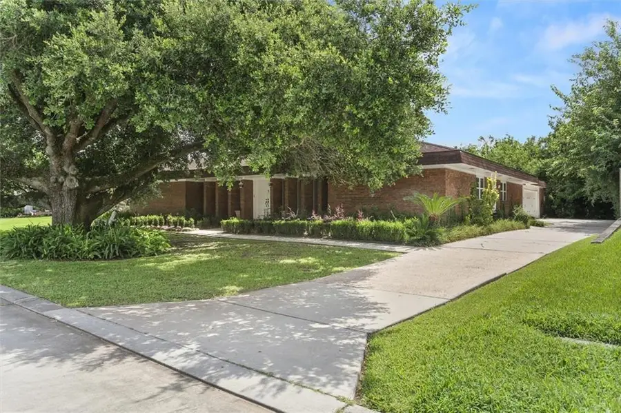 520 Fairfield Avenue, Gretna, LA 70056 - #3