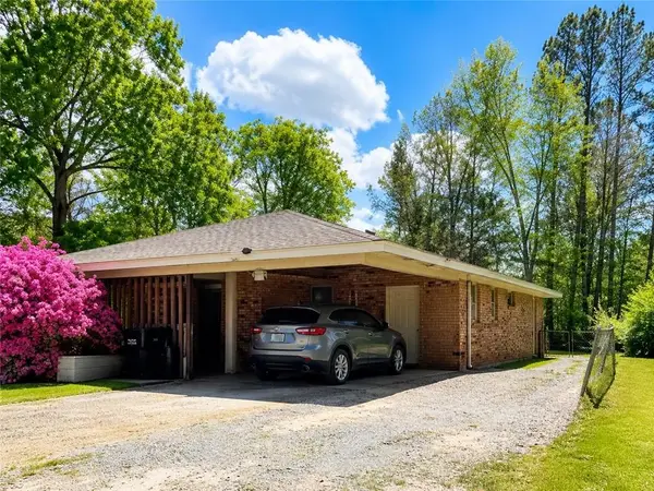 100, 101, 128 Clinton Court, Hammond, LA 70401
