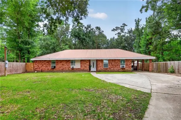 28026 Napoleon Road, Lacombe, LA 70445