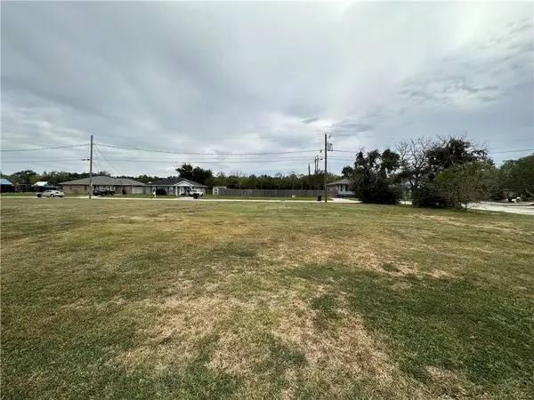 1841 Sugar Mill Drive, St Bernard, LA 70085