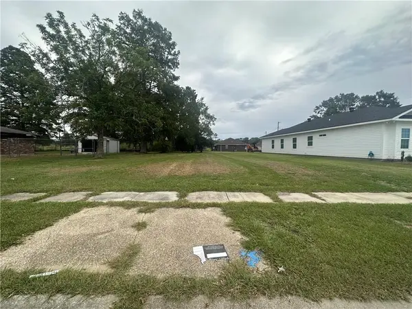 1949 Sugar Mill Drive, St Bernard, LA 70085