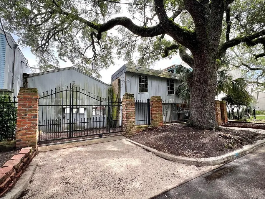 162-166 S Roadway Street, New Orleans, LA 70124 - #2