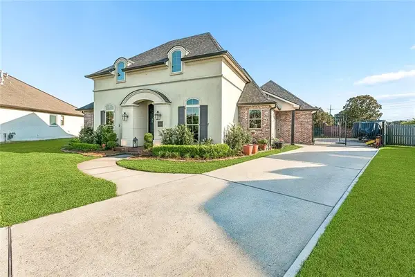107 Iris Court, Belle Chasse, LA 70037