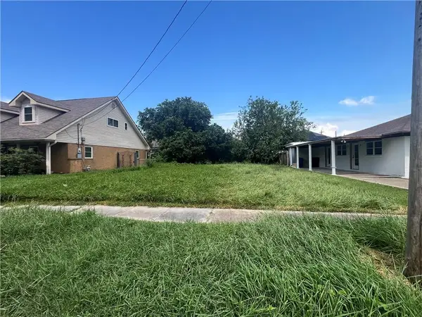 6351 Congress Drive, New Orleans, LA 70126