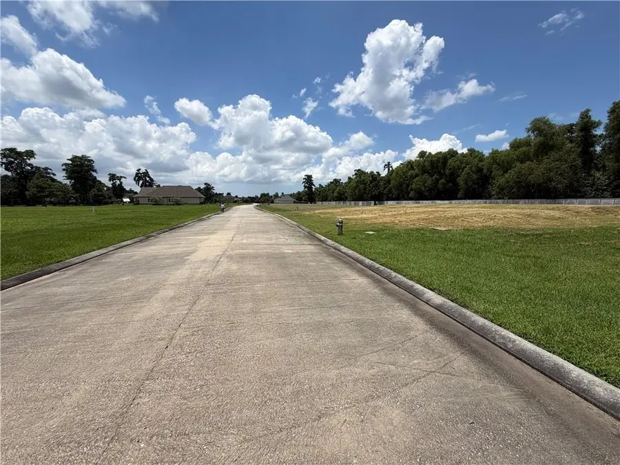 139 Forest Oaks Drive, New Orleans, LA 70131 - #2