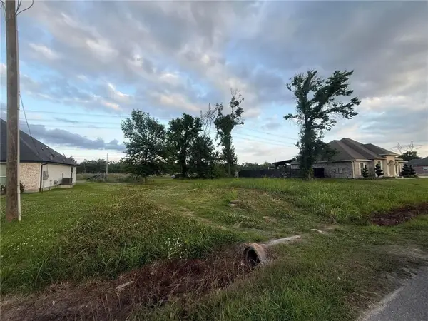 864 Evangeline Road, Montz, LA 70068