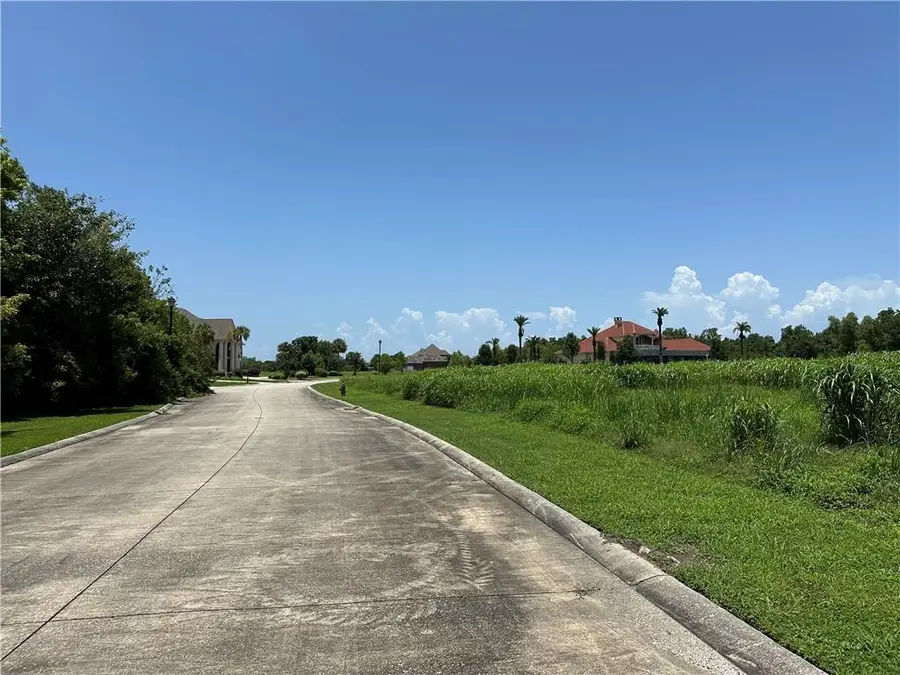 5440 Eastover Drive South, New Orleans, LA 70128 - #2