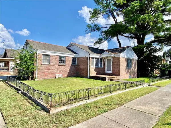 2835 Paris Avenue, New Orleans, LA 70119