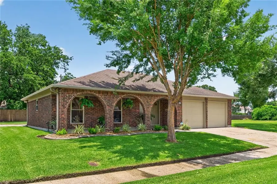 2177 S Glencove Lane, Gretna, LA 70056 - #3