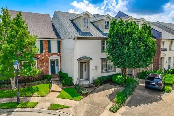 208 Rue St Peter Street, Metairie, LA 70005