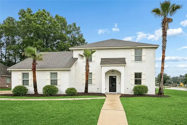 300 Place Saint Julien Place, Covington, LA 70433