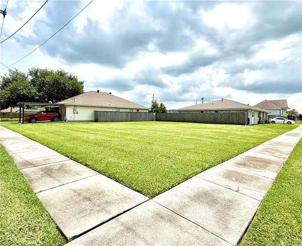 3729 Lena Drive, Chalmette, LA 70043