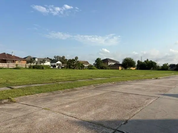 3705 Evangeline Drive, Chalmette, LA 70043