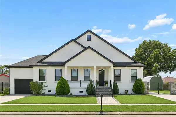 2821 Charles Drive, Chalmette, LA 70043