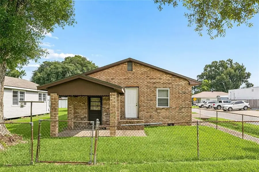 1 W B Street, Norco, LA 70079 - #2