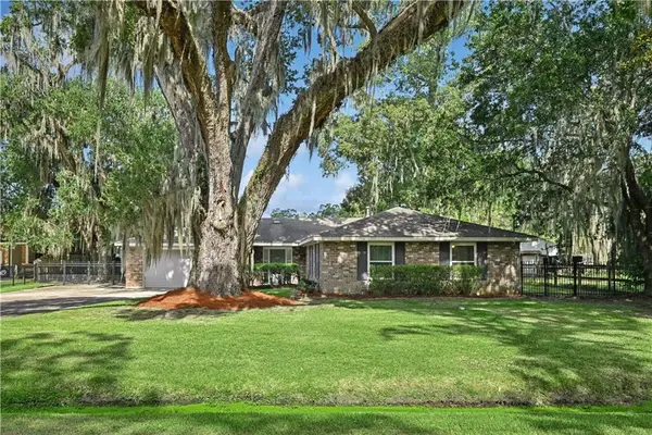 230 Oak Lane, Mandeville, LA 70448