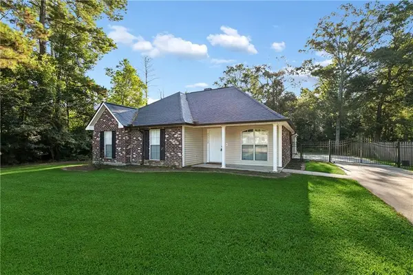 27712 Country Drive, Walker, LA 70785