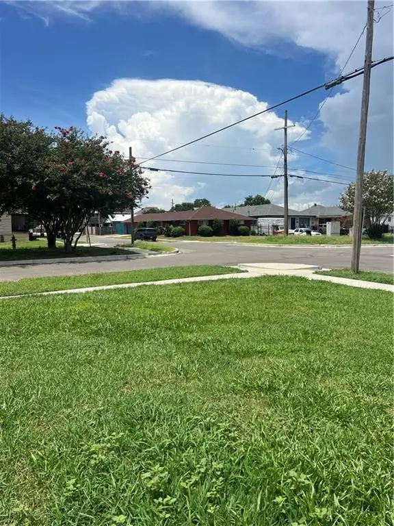 5769 Cameron Boulevard, New Orleans, LA 70122 - #2