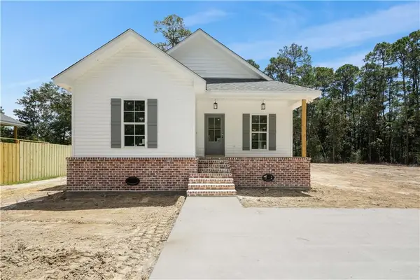 61052 N Mill Road, Lacombe, LA 70445