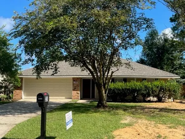 208 Lake Village Boulevard, Slidell, LA 70461