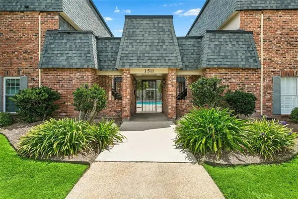 2511 Metairie Lawn Drive #113, Metairie, LA 70002