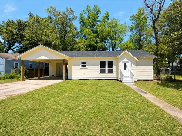 207 Pine Street, Denham Springs, LA 70726