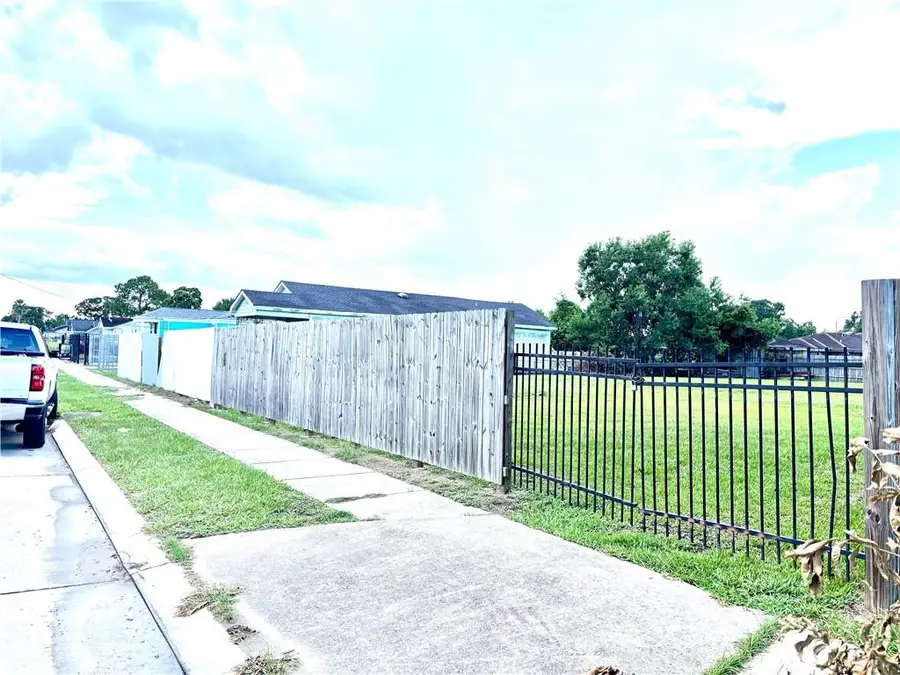 4626 Majestic Oaks Drive, New Orleans, LA 70126 - #2