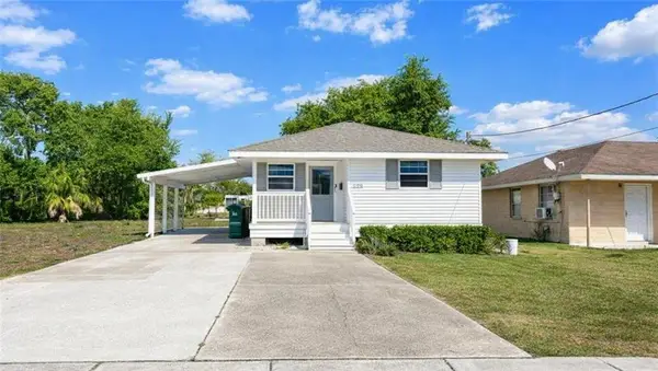 2215 Newton St Street, Gretna, LA 70053