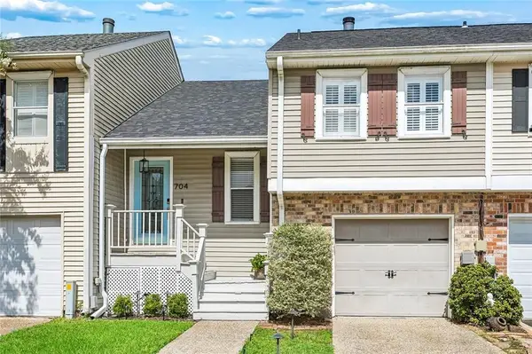 704 Old Metairie Drive, Metairie, LA 70001