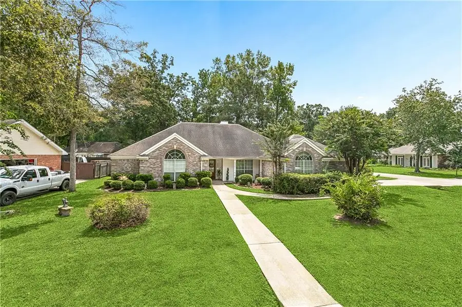 6032 Chateau Loire Circle, Mandeville, LA 70448 - #2