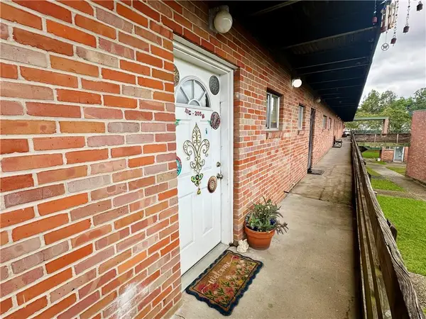 3838 Pontchartrain Drive #C-205, Slidell, LA 70458