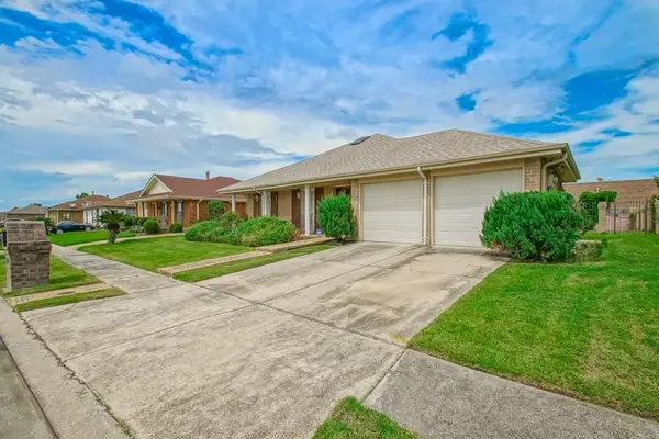 5713 E Louis Prima Drive, New Orleans, LA 70128