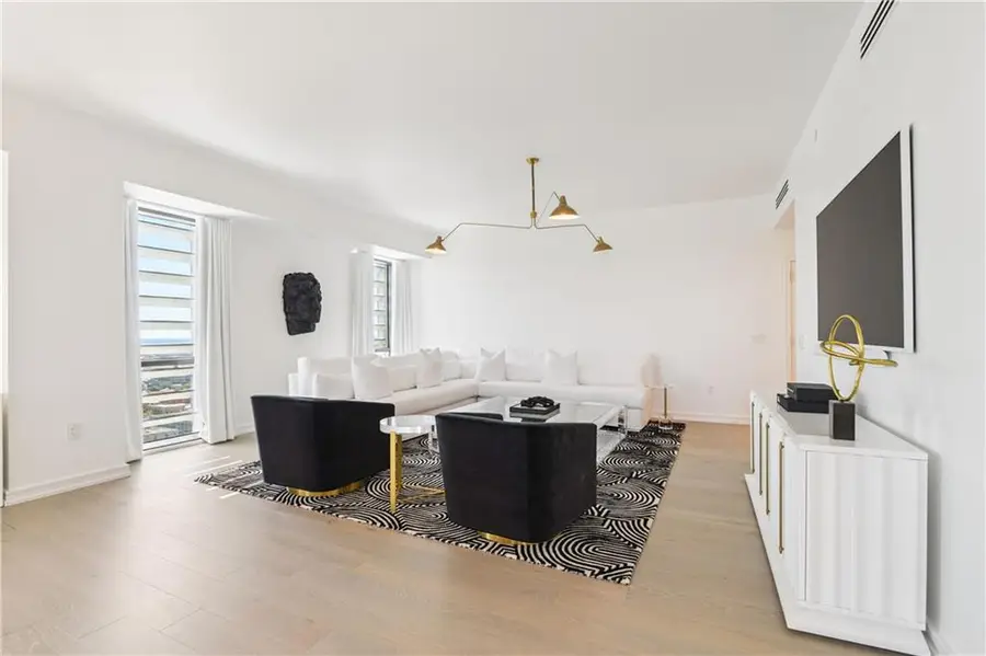2 Canal Street #2308, New Orleans, LA 70130 - #3