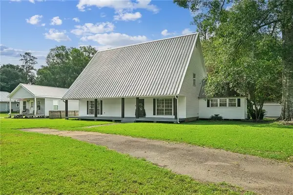 19232 Wildoak Lane, Ponchatoula, LA 70454