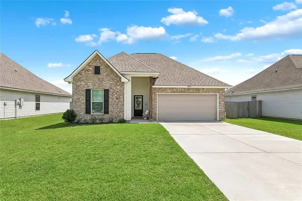 42148 Delacer Lane, Ponchatoula, LA 70454