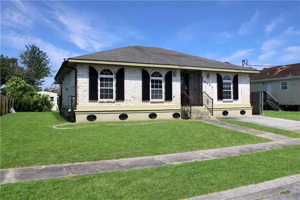 4965 Sandalwood Street, New Orleans, LA 70127