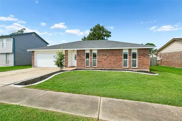 2476 Paige Janette Drive, Harvey, LA 70058