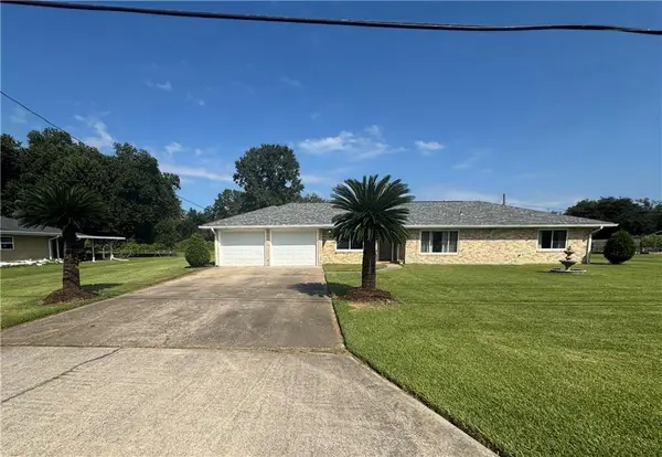 336 Plantation Road, Hahnville, LA 70057