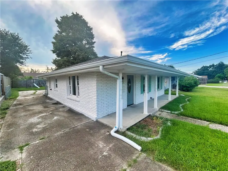 420 Roseland Parkway, Harahan, LA 70123 - #2