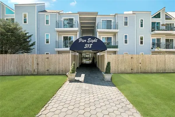 318 Lake Marina Avenue #111, New Orleans, LA 70124