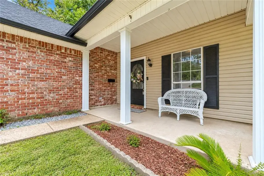 3221 Skyline Drive, Pineville, LA 71360 - #3